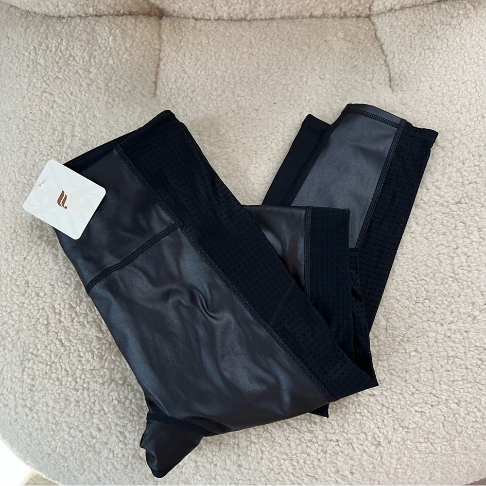 Fabletics Motion365+ High-Waisted Shine Legging
